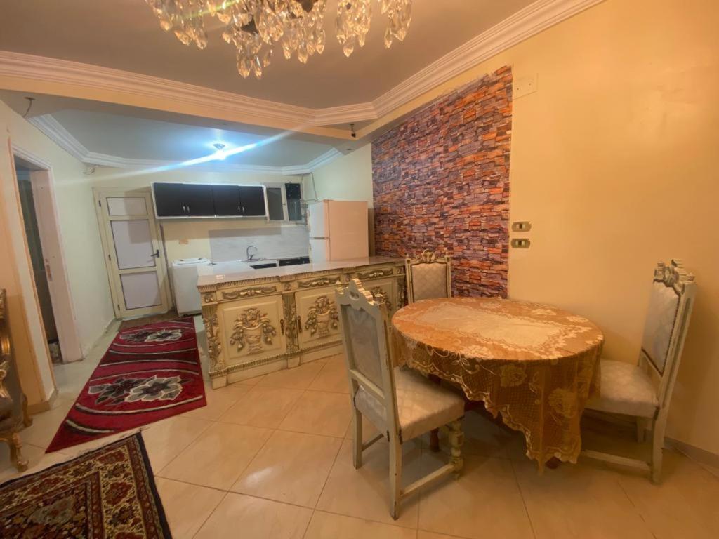 ٣٥ شارع المشتل تقسيم الشيشيني كورنيش المعادي مستشفىالسلام الدولي والنيل بدراوي وجنين Apartment