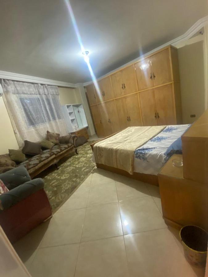 ٣٥ شارع المشتل تقسيم الشيشيني كورنيش المعادي مستشفىالسلام الدولي والنيل بدراوي وجنين Apartment *