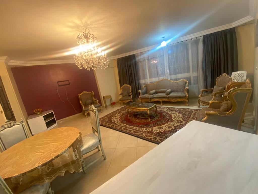 Apartment ٣٥ شارع المشتل تقسيم الشيشيني كورنيش المعادي مستشفىالسلام الدولي والنيل بدراوي وجنين *